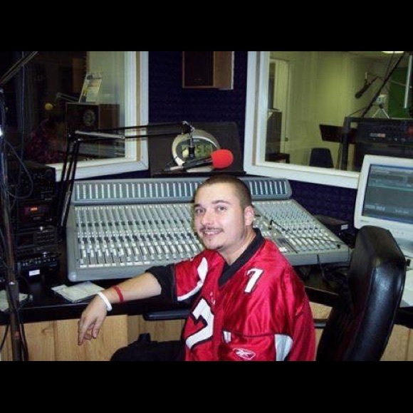 Meet your Posher, Derek - Picture 3 of 3